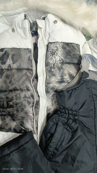 Продам комбинезон зимний для девочки