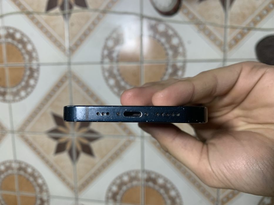 Vand sau schimb iphone 13 128 gb