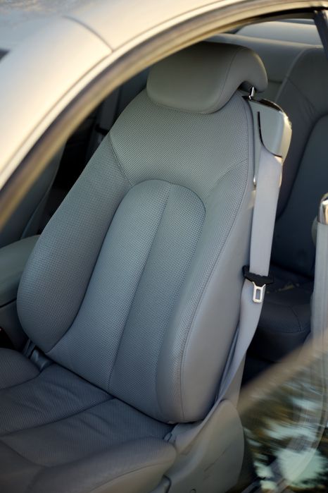 Dezmembrez Mercedes CL W215 AMG bara far aripa stop parbriz capota usa