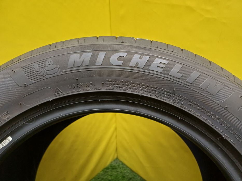 Шина 225/55 R16 Michelin.
