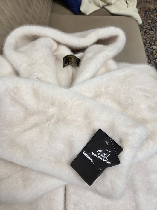 Эко Шуба белая, с капюшоном