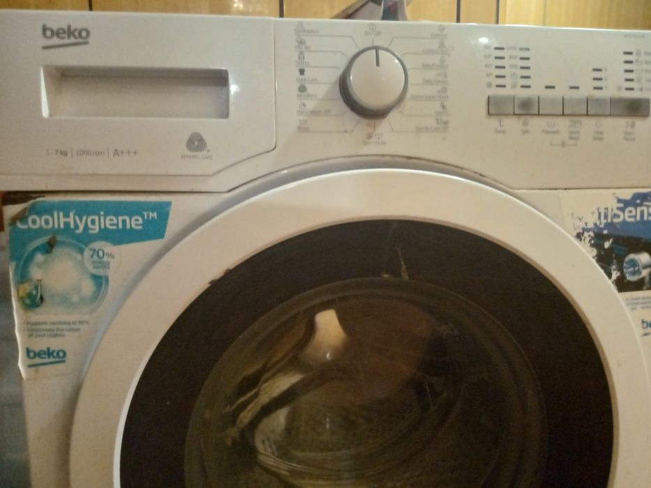 Продавам пералня Beko