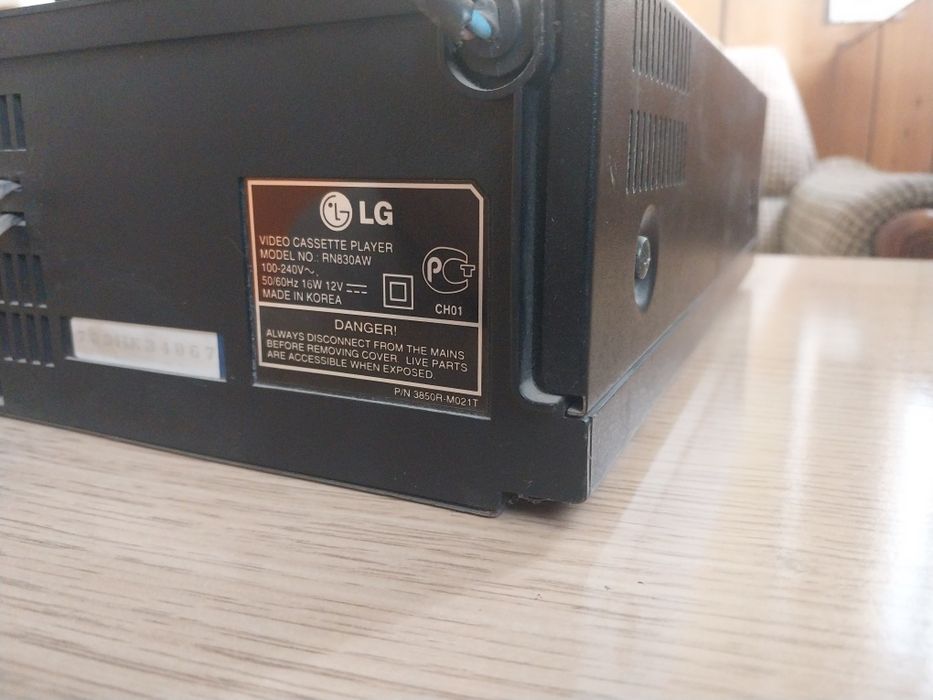 LG RN830AW VHS videomagnitofon sotiladi
LG RN830AW original VHS videom