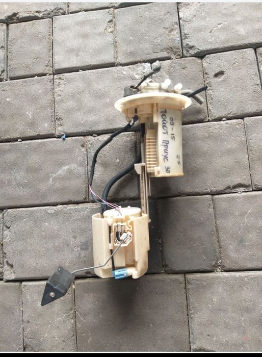 Toyota prius 09-15 год вензостанция в сборе б/у оригинал