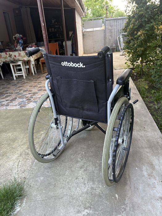 Scaun cu rotile persoane dizabilitati