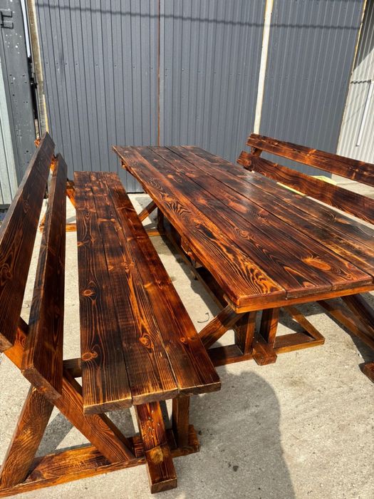 Продам стол с лавочками