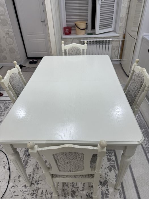 Стол стулья мебель