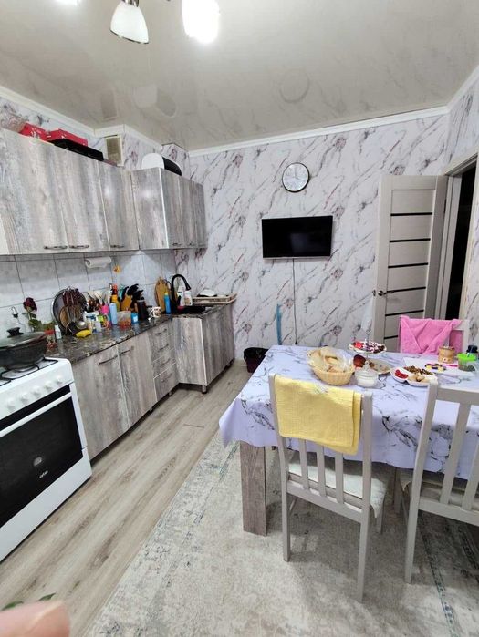 Продам  3-х комнатную квартиру в  7 микрорайоне