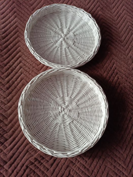 Подносы плетеные