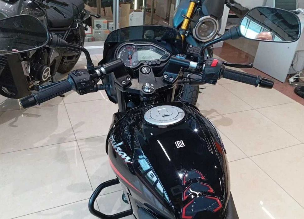 Мотоцикл Bajaj Pulsar 180