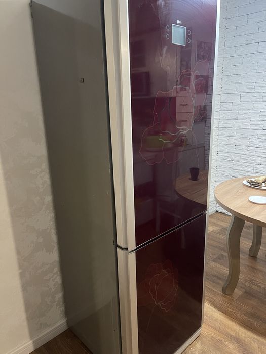 Продам холодильник LG