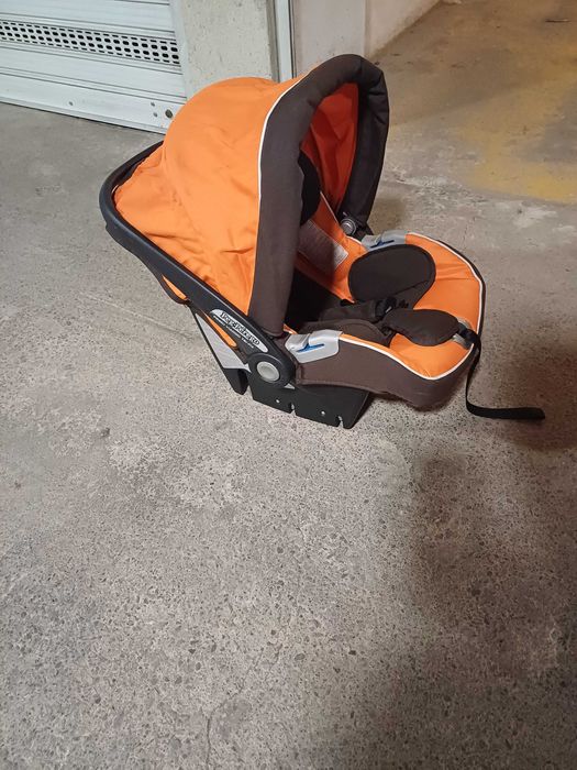 Бебешки кош за кола PegPerego