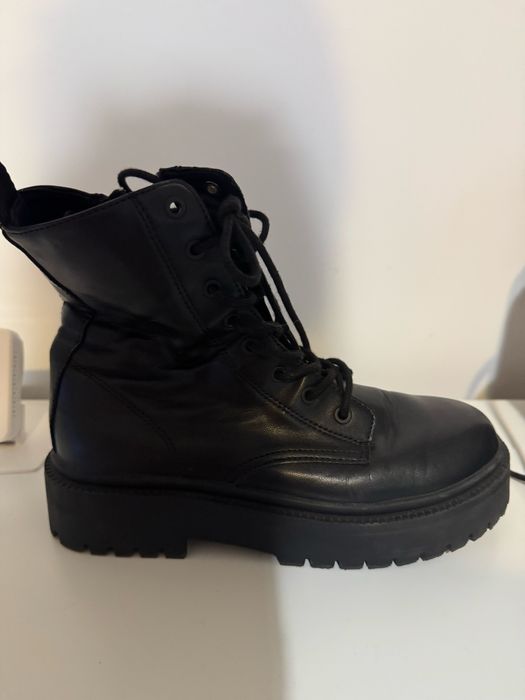 Ghete negre lucioase