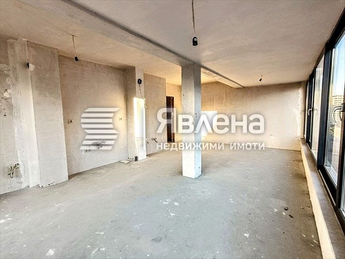 Продава се Тристаен апартамент в Варна, Чайка - 122 кв.м за 2173 €/кв.м - Снимка #2