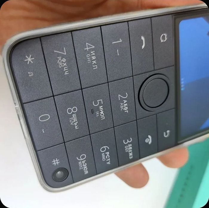 Кнопочный смартфон qin f22 pro