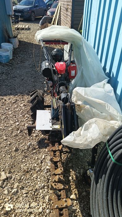 Траншеикопатель (бара) самоходная с акпп.