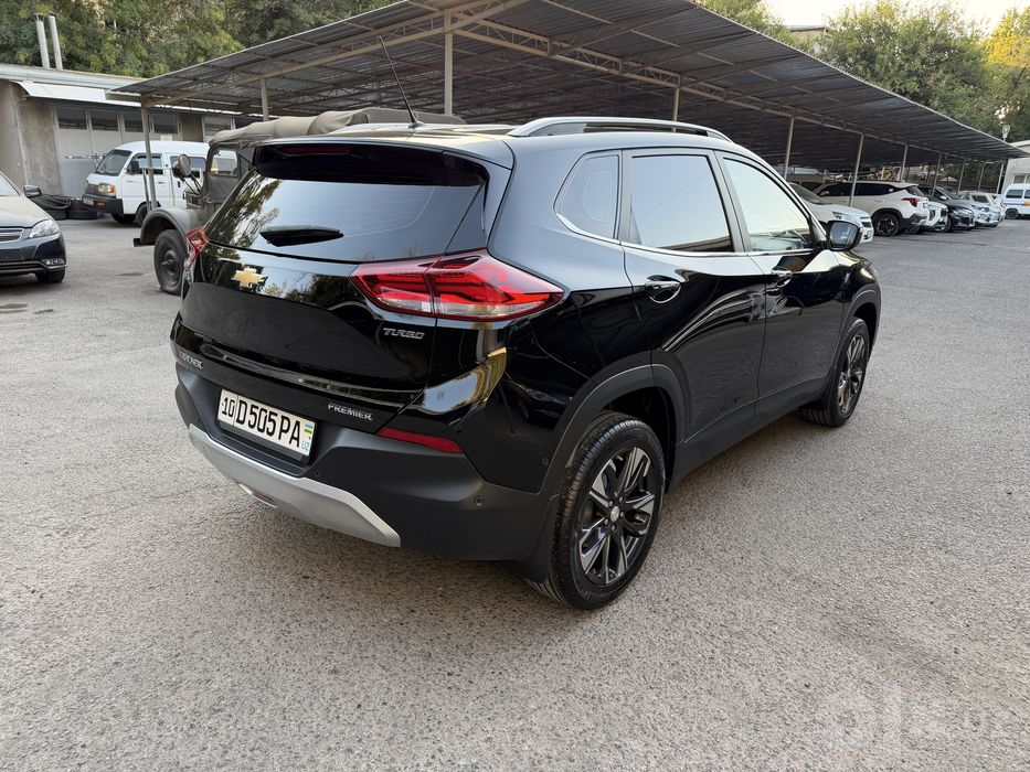Tracker 2 sotiladi 25000 km prabeg