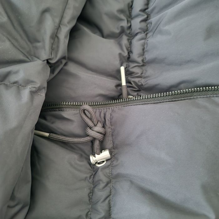 Продам пуховик брендовый