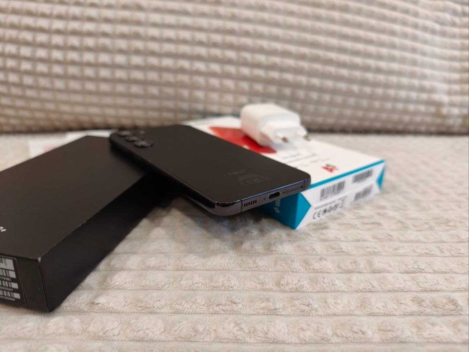 Samsung Galaxy S23+ 512GB ОТЛИЧЕН комплект с powerbank смартфон телефон
