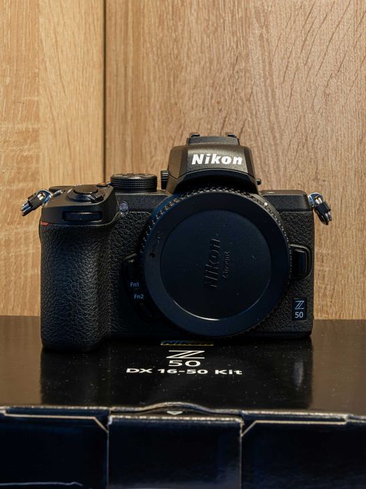 Nikon Z50 с китов обектив DX 16-50 3.5-6.3F и две батерии