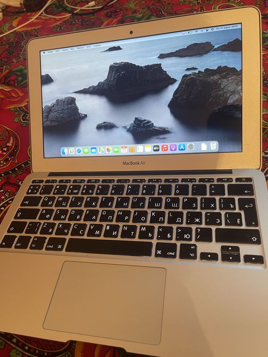 MacBook Air (11-inch) в хорошем состоянии