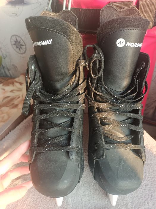 Продам коньки мужские 36р