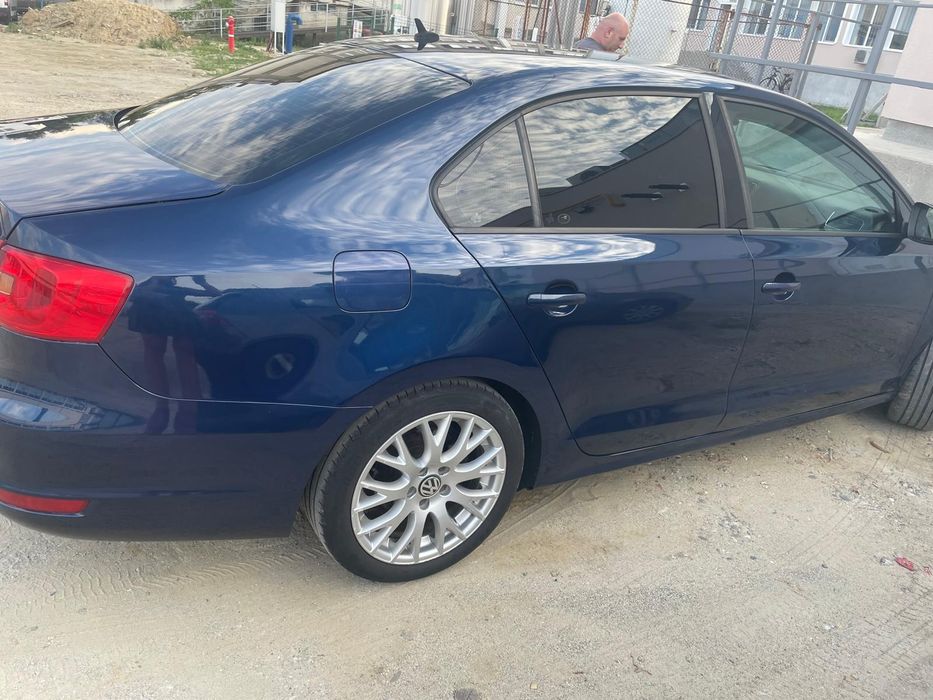 VOLKSWAGEN Jetta 2011