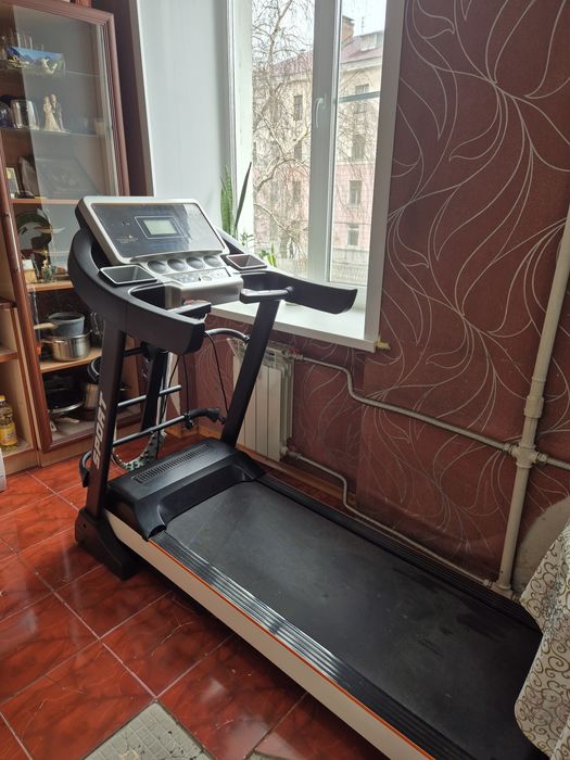 Беговая дорожка профессиональная