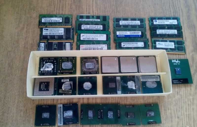 Лот от части за лаптоп,матрици,процесори,памет,хард диск