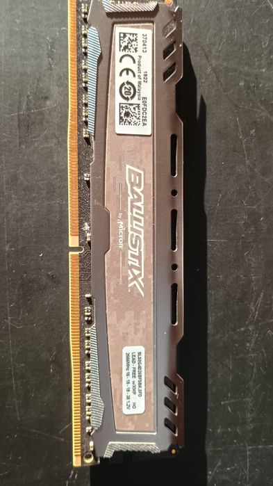 Memorie RAM desktop 8 GB ddr4 2666 cu radiator Micron Ballistic o bara