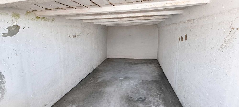 Бетонен гараж в много добро състояние