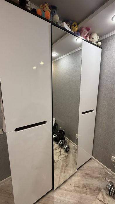 Продам 3дверный шкаф