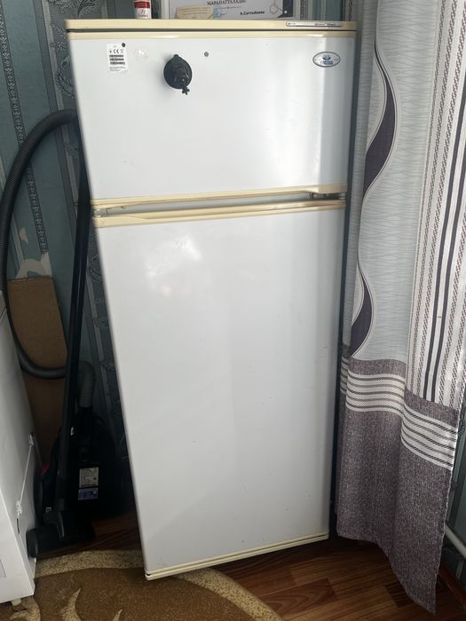 Продам холодильник