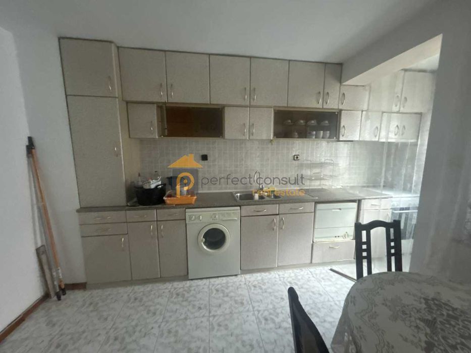 Тристаен апартамент във Въстанически