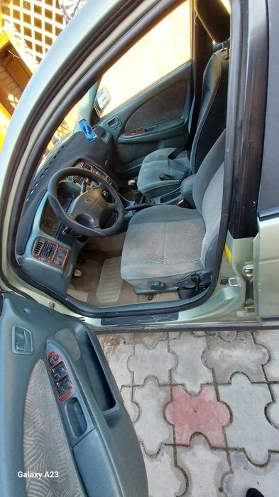 Продам авенсис 1998г.