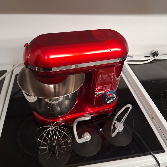 Кухненски робот тестомесачка Делимано Про  1400W