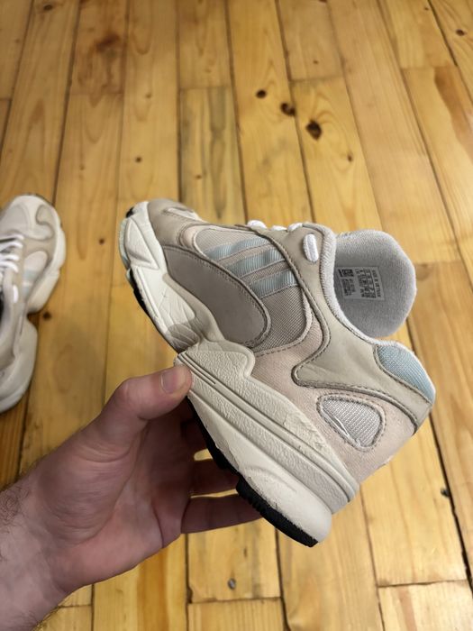 Incaltaminte Adidas YUNG femei marimea 38 2/3 stare buna