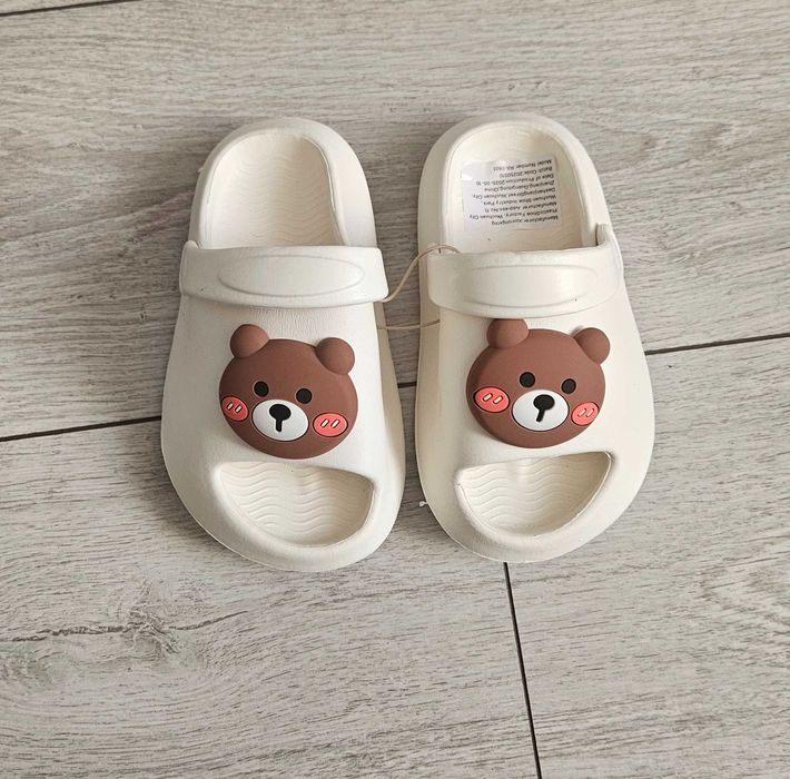 Papuci, marime 24-25