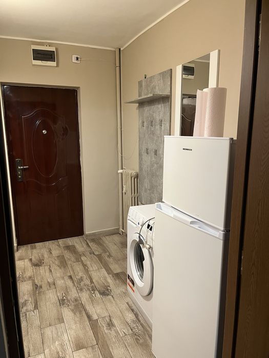 Inchiriez garsoniera