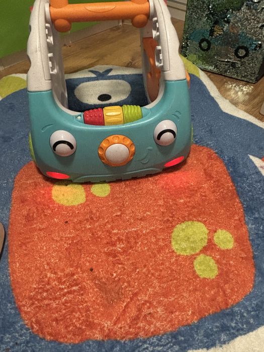 Забавни играчки за прохождане