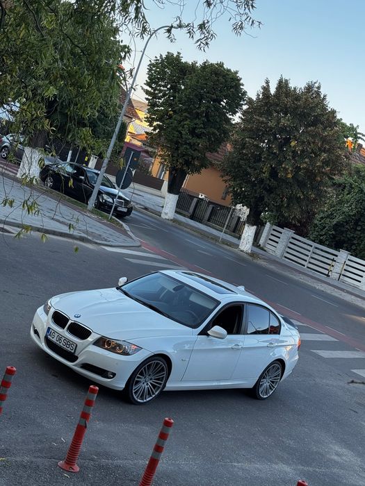 BMW Seria 3 2011 — imagine 2