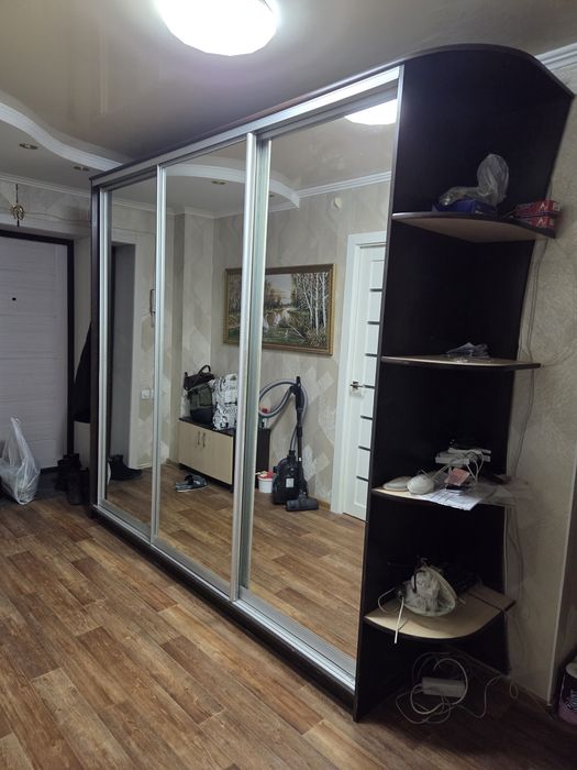 Продам большой мебельный шкаф