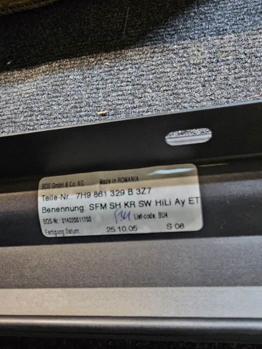 jaluzea geam spate noua originala volkswagen t5 caravelle / multivan