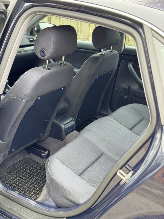 Audi A4 1.6 benzină.