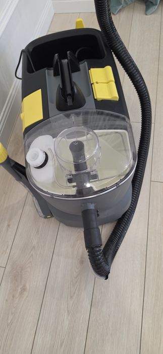 Продам профессиональный моющий пылесос Karcher Puzzi 10/2