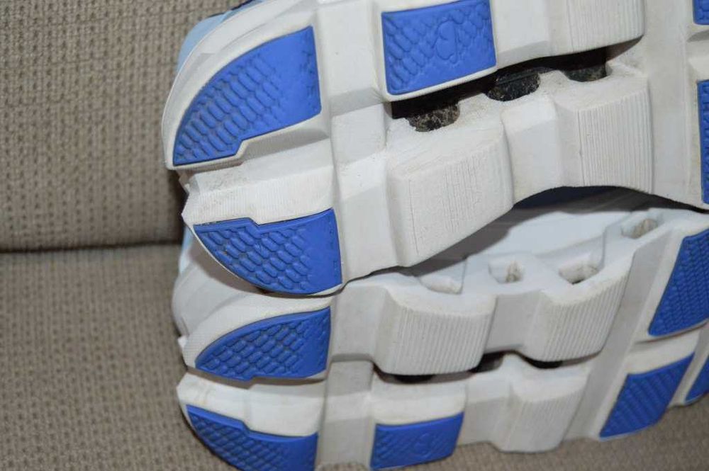 Adidași Premium ON Running Cloudmonster Mărimea 37.5 – Amortizare Maximă
