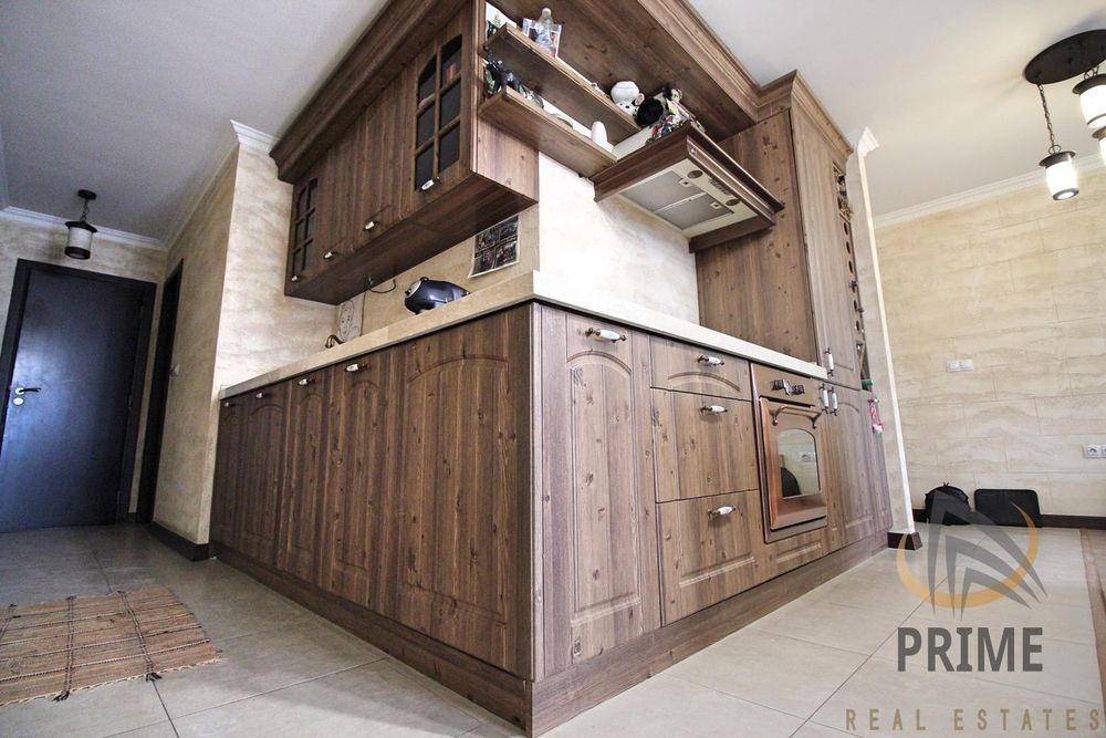 Дава се под наем Двустаен апартамент в Бургас, Център - 100 кв.м за 700 € - Снимка #5