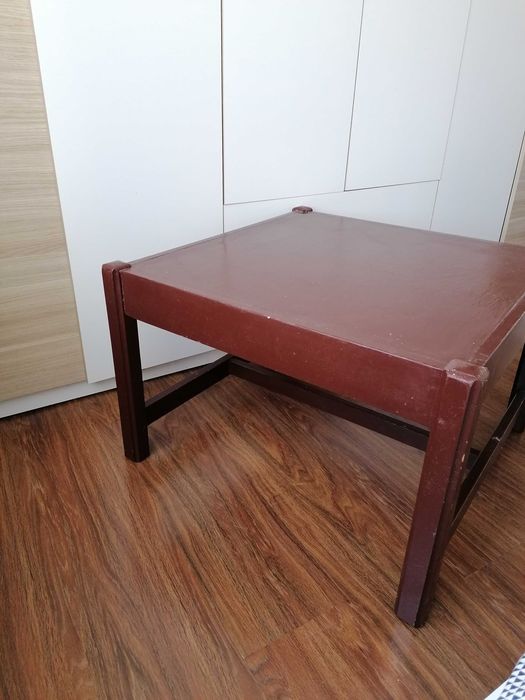 Дървена холна маса+3бр табуретки