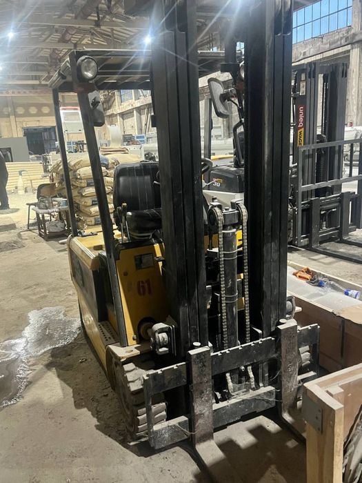 Срочно продам видочный погрузчик Hyundai 1.5T