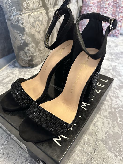 Продам босоножки